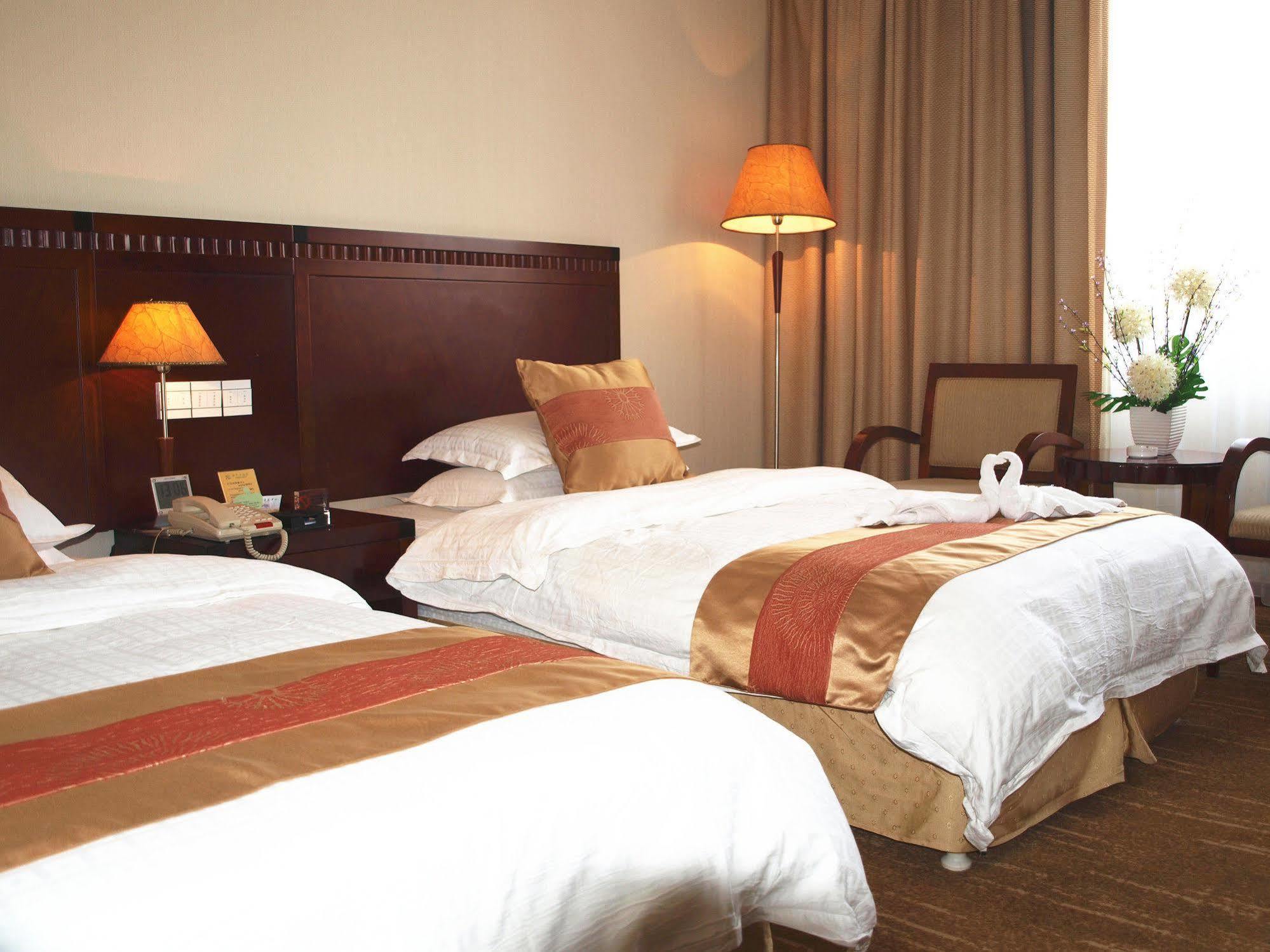 Century Hotel Taicang Eksteriør bilde