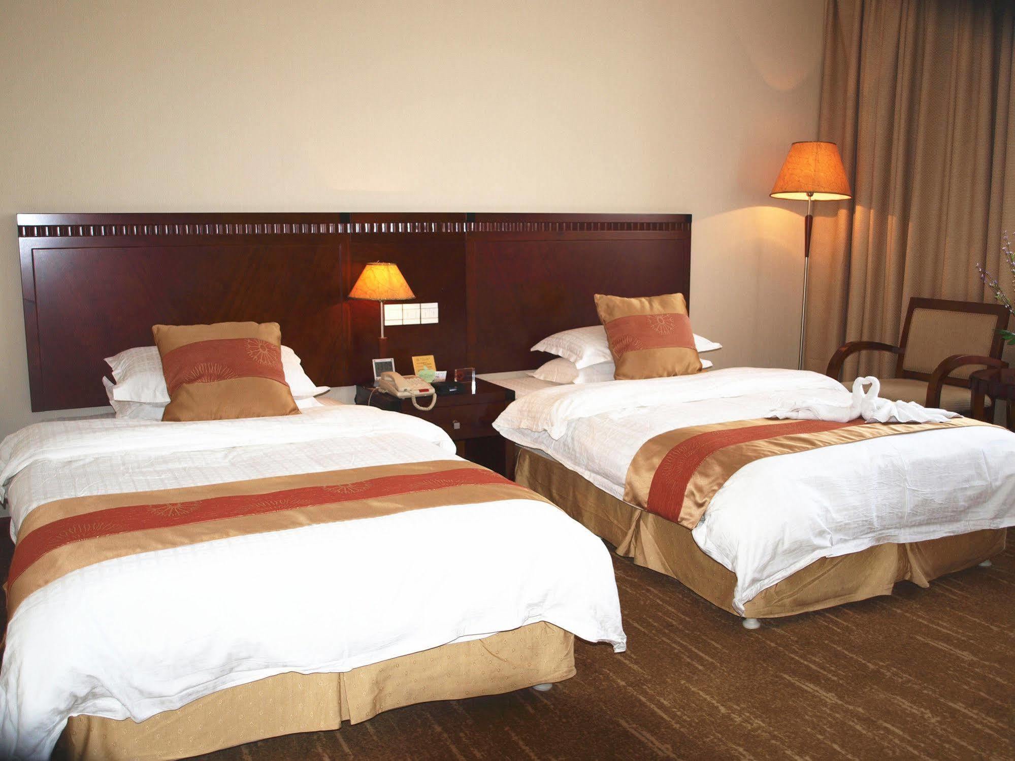 Century Hotel Taicang Eksteriør bilde