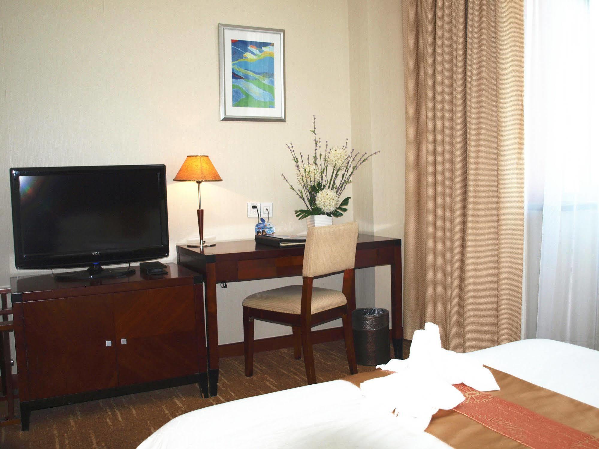 Century Hotel Taicang Eksteriør bilde