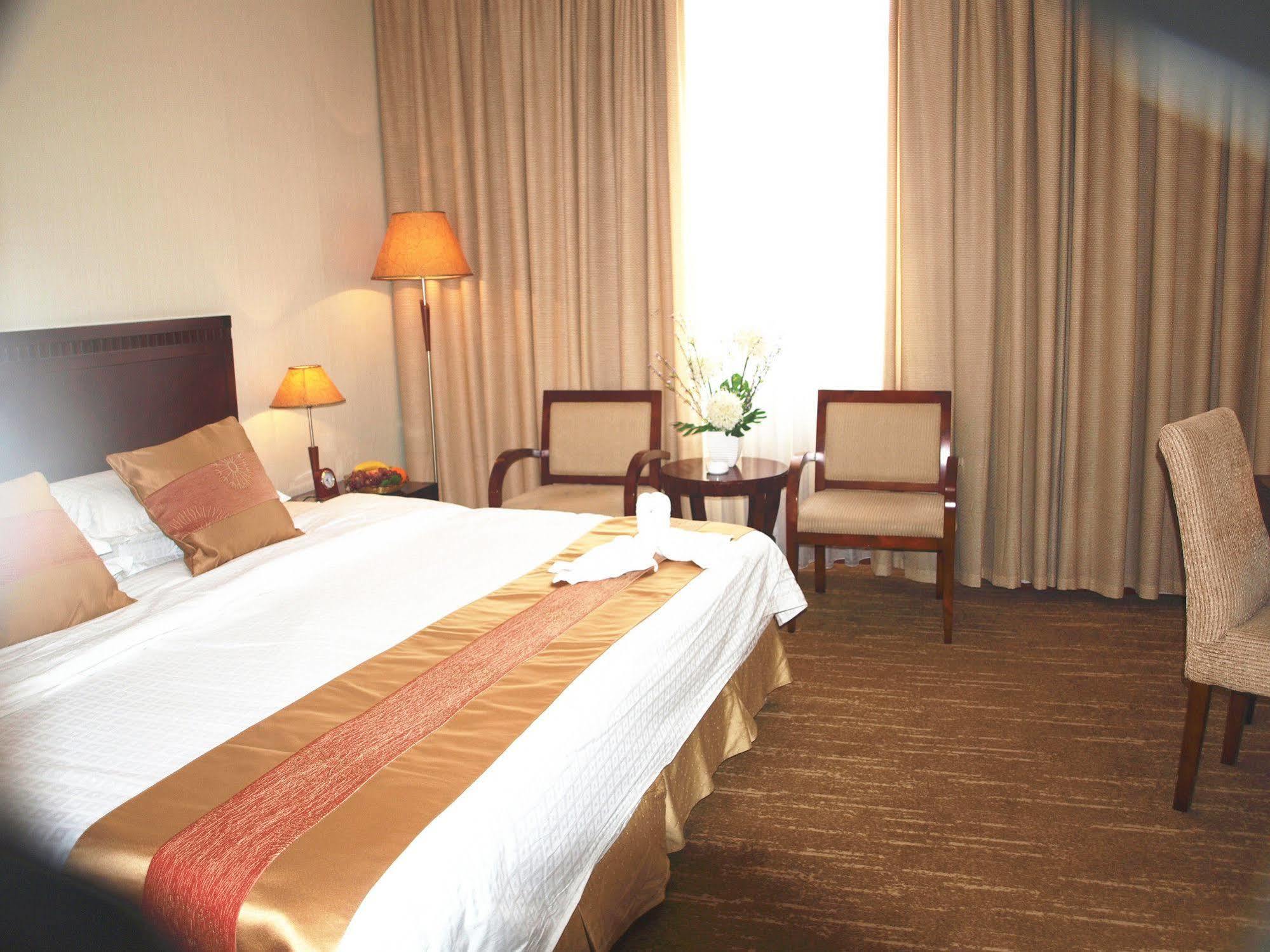 Century Hotel Taicang Eksteriør bilde