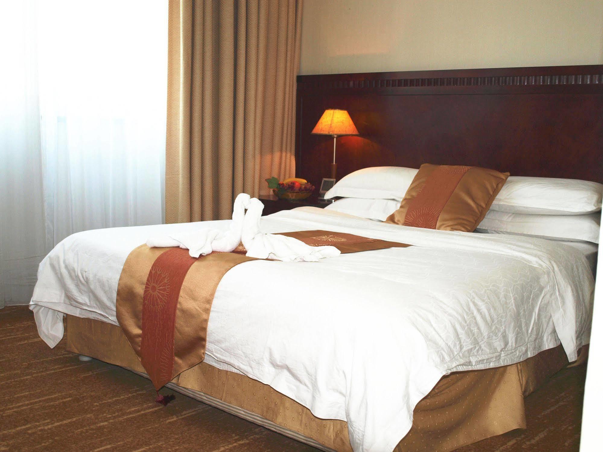 Century Hotel Taicang Eksteriør bilde